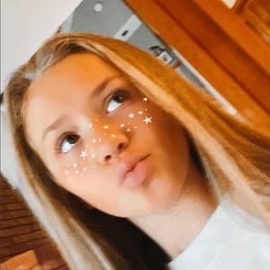 Meet your Posher, Ella